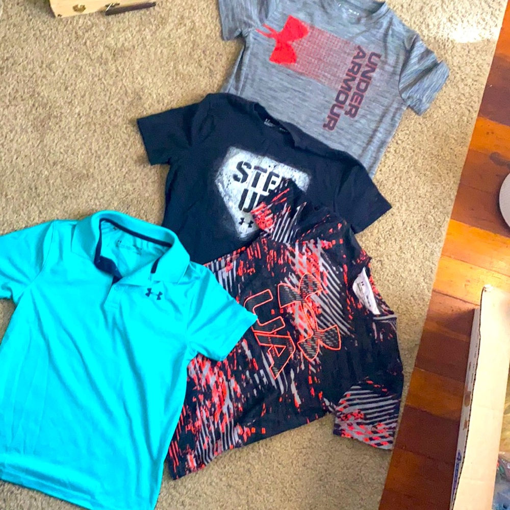 🌸4 youth Underarmour shirts 🌸